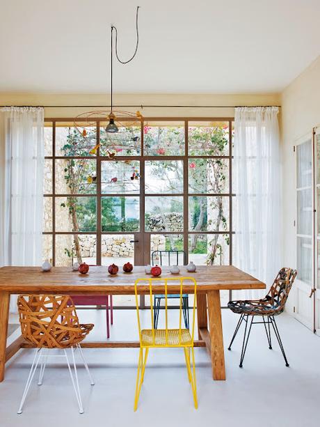 Una casa de campo en Mallorca que lo tiene todo: calma, carácter y color en su justa medida