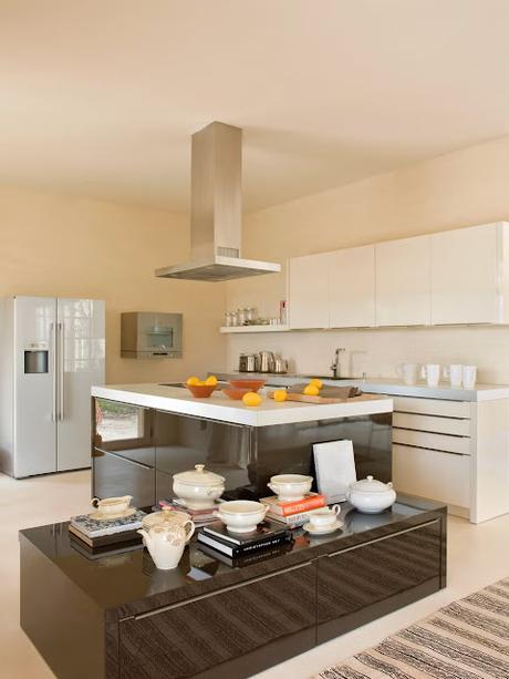 Una casa de campo en Mallorca que lo tiene todo: calma, carácter y color en su justa medida