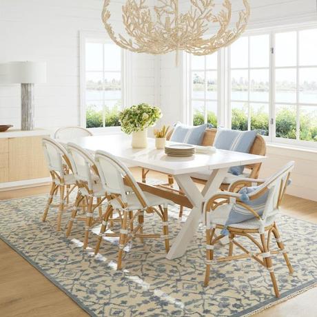 De la terraza al salón: cómo integrar muebles de jardín en el interior (sin que parezca un apaño)