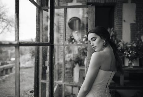 ¿Por qué los diseños de AFORA nunca pasan de moda? La elegancia atemporal de AFORA conquista el futuro de la moda nupcial ¿Por qué los diseños de AFORA nunca pasan de moda? La elegancia atemporal de AFORA conquista el futuro de la moda nupcial