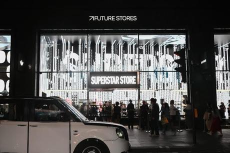 Adidas Superstar renace en Londres con un espectáculo inmersivo inolvidable 40 Adidas Superstar renace en Londres con un espectáculo inmersivo inolvidable 38