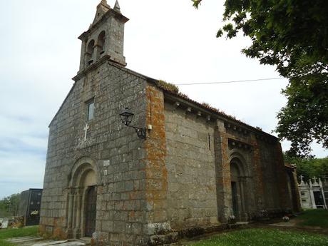 IGLESIA DE SAN MARTIÑO DE TIOBRE Fachada Oeste y Sur ROMÁNICO EN EL CAMINO INGLÉS IGLESIA DE SAN MARTIÑO DE TIOBRE Fachada Oeste y Sur