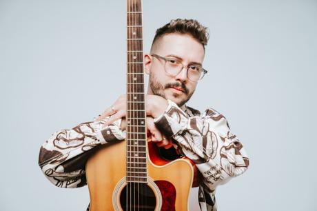 Vehementes le canta a las rupturas amorosas en ‘Narcótica’