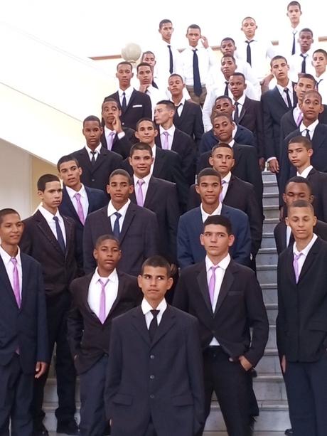 Quince años entre princesas y galanes Quince años entre princesas y galanes