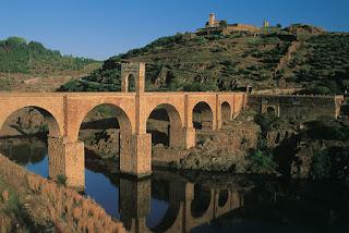 De la encomienda al recuerdo: la Orden de Alcántara y su huella en la historia de España De la encomienda al recuerdo: la Orden de Alcántara y su huella en la historia de España