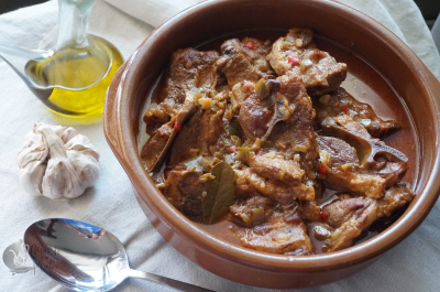 Cordero en salsa de verduras