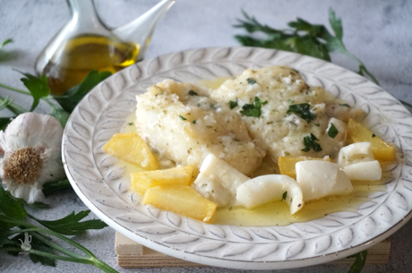 Bacalao en salsa con sepia Bacalao en salsa con sepia