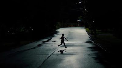 Weapons; Misterio oscuro de distintas perspectivas