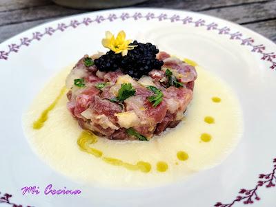 TARTAR DE ATÚN Y MELÓN CON CREMA DE MELÓN