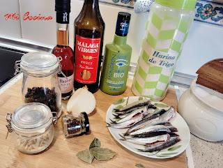 BOQUERONES EN ESCABECHE DE VINO MOSCATEL, PASAS Y PIÑONES