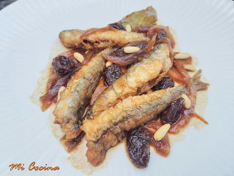 BOQUERONES EN ESCABECHE DE VINO MOSCATEL, PASAS Y PIÑONES