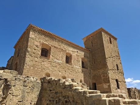 BLOGSSIPGIRL TE ANIMA A DESCUBRIR: CASTILLO DE MONTEARAGÓN EN QUICENA (HUESCA)