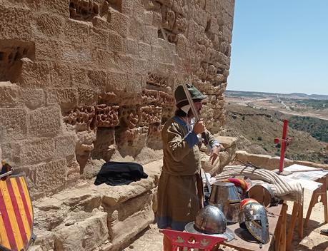 BLOGSSIPGIRL TE ANIMA A DESCUBRIR: CASTILLO DE MONTEARAGÓN EN QUICENA (HUESCA)