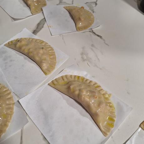 Empanadillas de pollo y verduras en airfryer