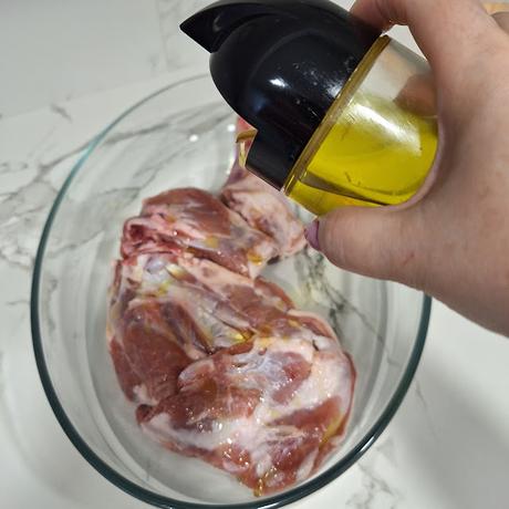 Paletilla de cordero con verduras asada al horno Paletilla de cordero con verduras asada al horno