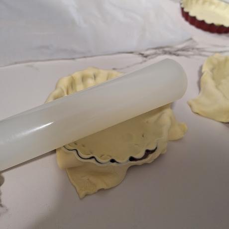 Tartaletas de hojaldre rellenas de acelgas y queso roquefort