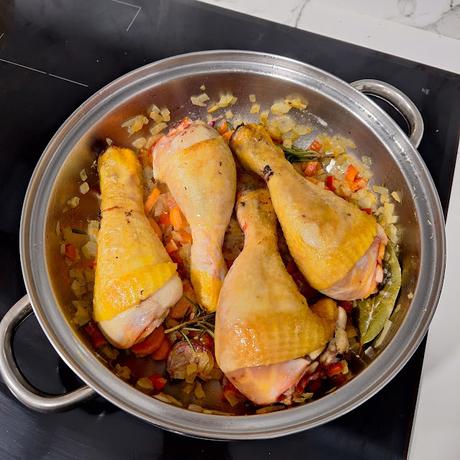 Jamoncitos de pollo guisado a la cerveza