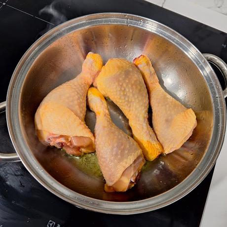 Jamoncitos de pollo guisado a la cerveza