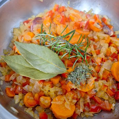 Jamoncitos de pollo guisado a la cerveza