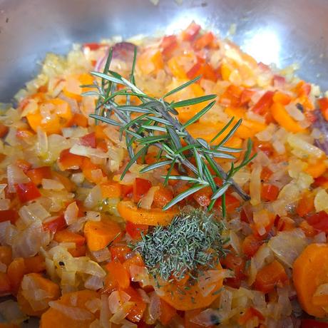 Jamoncitos de pollo guisado a la cerveza