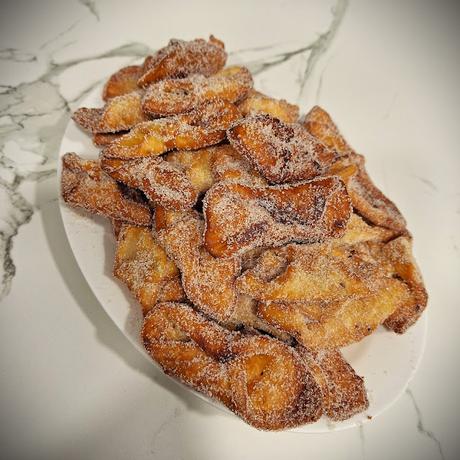 Pestiños con azucar y canela Pestiños con azucar y canela