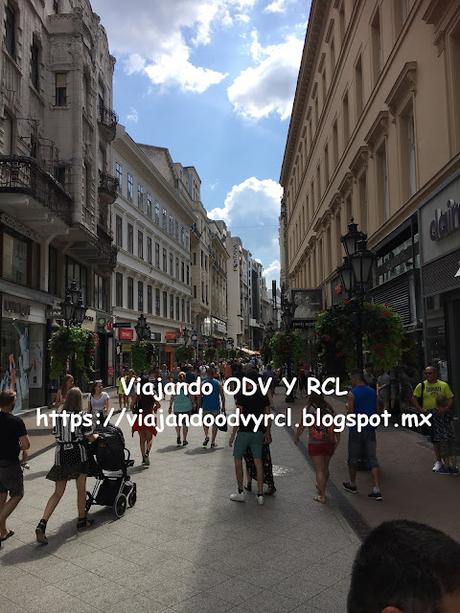 Que hacer, donde ir, que visitar en Budapest. Calle Vaci Utca