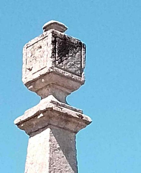 Relojes solares y pacífico icosaedro en Lamego Relojes solares y pacífico icosaedro en Lamego