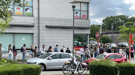Cierra restaurante-librería 