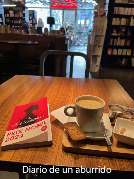 Cierra restaurante-librería 