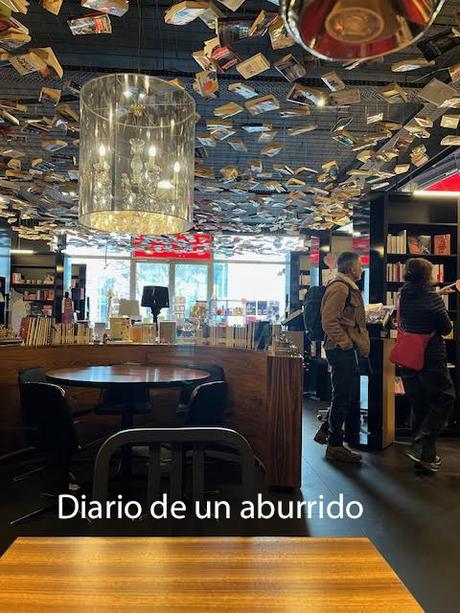 Cierra restaurante-librería 