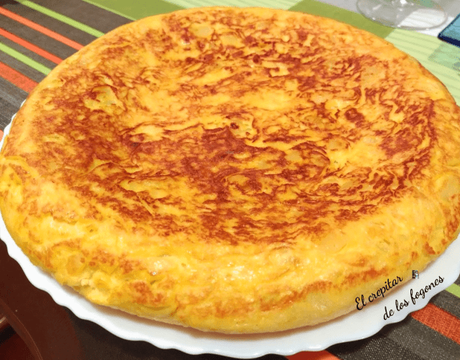 TORTILLA ESPAÑOLA CON AJETES Y QUESO PARMESANO