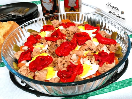 ENSALADA DE ATÚN Y JUDÍAS VERDES CON PIMIENTOS ASADOS ENSALADA DE ATÚN Y JUDÍAS VERDES CON PIMIENTOS ASADOS