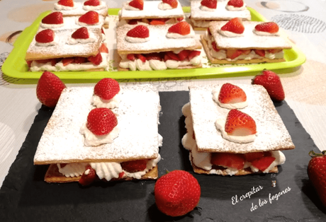 PASTELES DE HOJALDRE CON FRESAS Y NATA PASTELES DE HOJALDRE CON FRESAS Y NATA