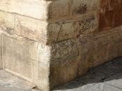 Lápidas mármol pies Giralda (2): Sexto Julio Possessor..."