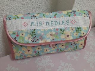 Estuche guardamedias 