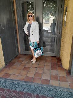 FALDA + BOLSO CON FLORES FALDA + BOLSO CON FLORES