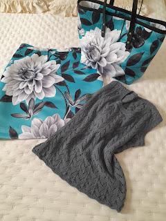 FALDA + BOLSO CON FLORES FALDA + BOLSO CON FLORES