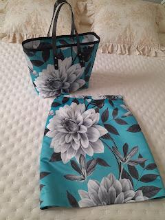 FALDA + BOLSO CON FLORES FALDA + BOLSO CON FLORES