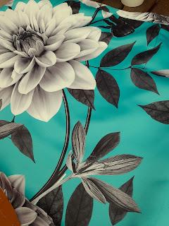 FALDA + BOLSO CON FLORES FALDA + BOLSO CON FLORES