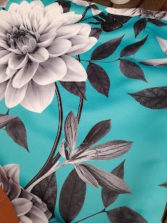 FALDA + BOLSO CON FLORES FALDA + BOLSO CON FLORES