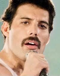 ¿POR QUÉ LA CANCION SE LLAMA BOHEMIAN RHAPSODY?