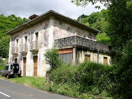 LA CASA DE LOS MASONES EN SELLAÑO (PONGA) ATURIAS LA CASA DE LOS MASONES EN SELLAÑO (PONGA) ATURIAS