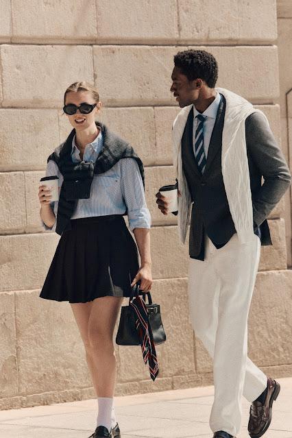 Tommy Hilfiger Back to Work 2025 Tommy Hilfiger, back to work, moda oficina, estilo preppy, ropa trabajo, outfit profesional, blazers mujer, layering oficina, bolsos trabajo, sastrería femenina, moda otoño, tendencias trabajo, estilo profesional, American Icon bag, preppy style, moda corporativa, outfits septiembre, vuelta trabajo, estilo elegante, moda americana