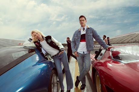 Tommy Hilfiger Tommy Hilfiger, colección otoño 2025, The Hilfiger Racing Club, Nicholas Hoult, Claudia Schiffer, estilo preppy, moda americana, tendencias otoño 2025, moda masculina, moda femenina, estilo neoyorquino, gabardina cuadros, moda sostenible, Glen Luchford, campaña moda,