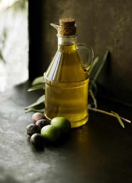 Olive-oil-1867229_1280 (1)