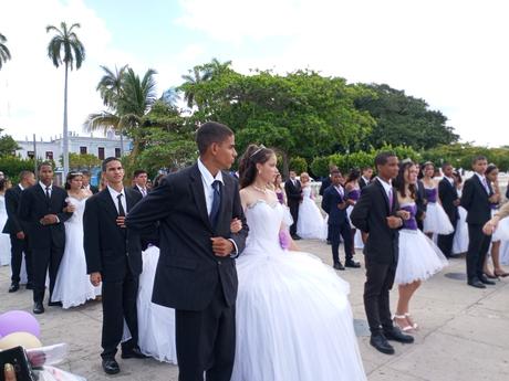 Quince años entre princesas y galanes