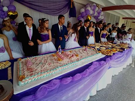 Quince años entre princesas y galanes