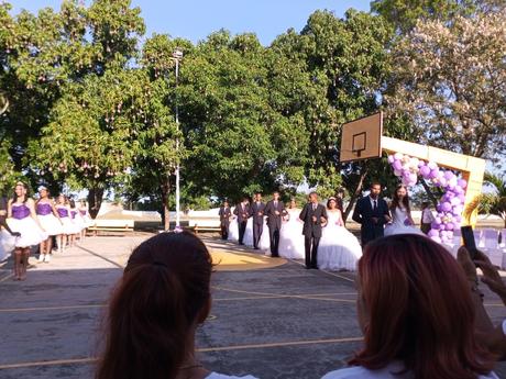 Quince años entre princesas y galanes