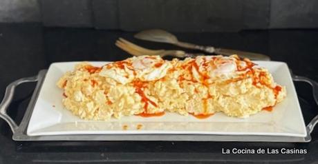 Ensaladilla de Langostinos al ajillo con huevo frito byJose Ensaladilla de Langostinos al ajillo con huevo frito byJose