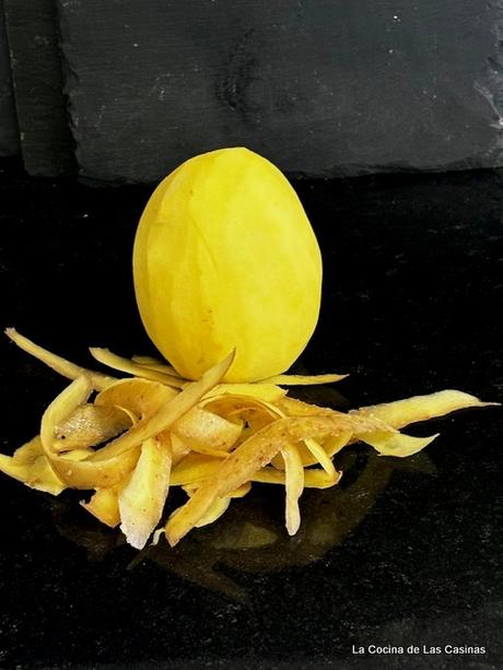 Ensaladilla de Langostinos al ajillo con huevo frito byJose Ensaladilla de Langostinos al ajillo con huevo frito byJose